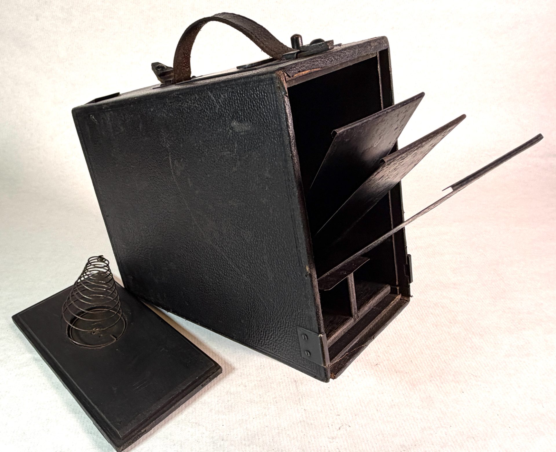 P. RICHIER, DETECTIVE vista 5