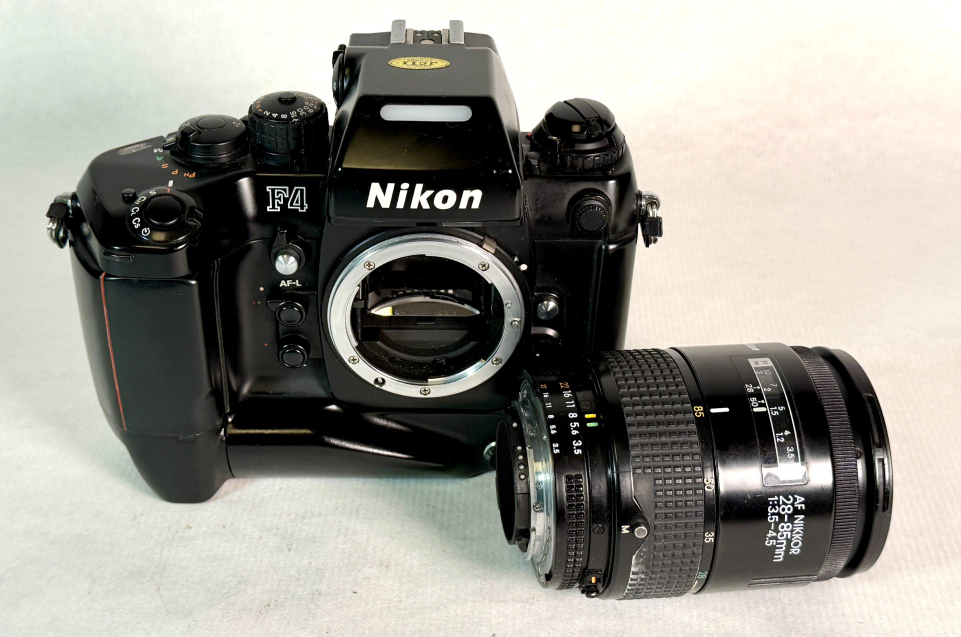 Nikon, F 4 S vista 3