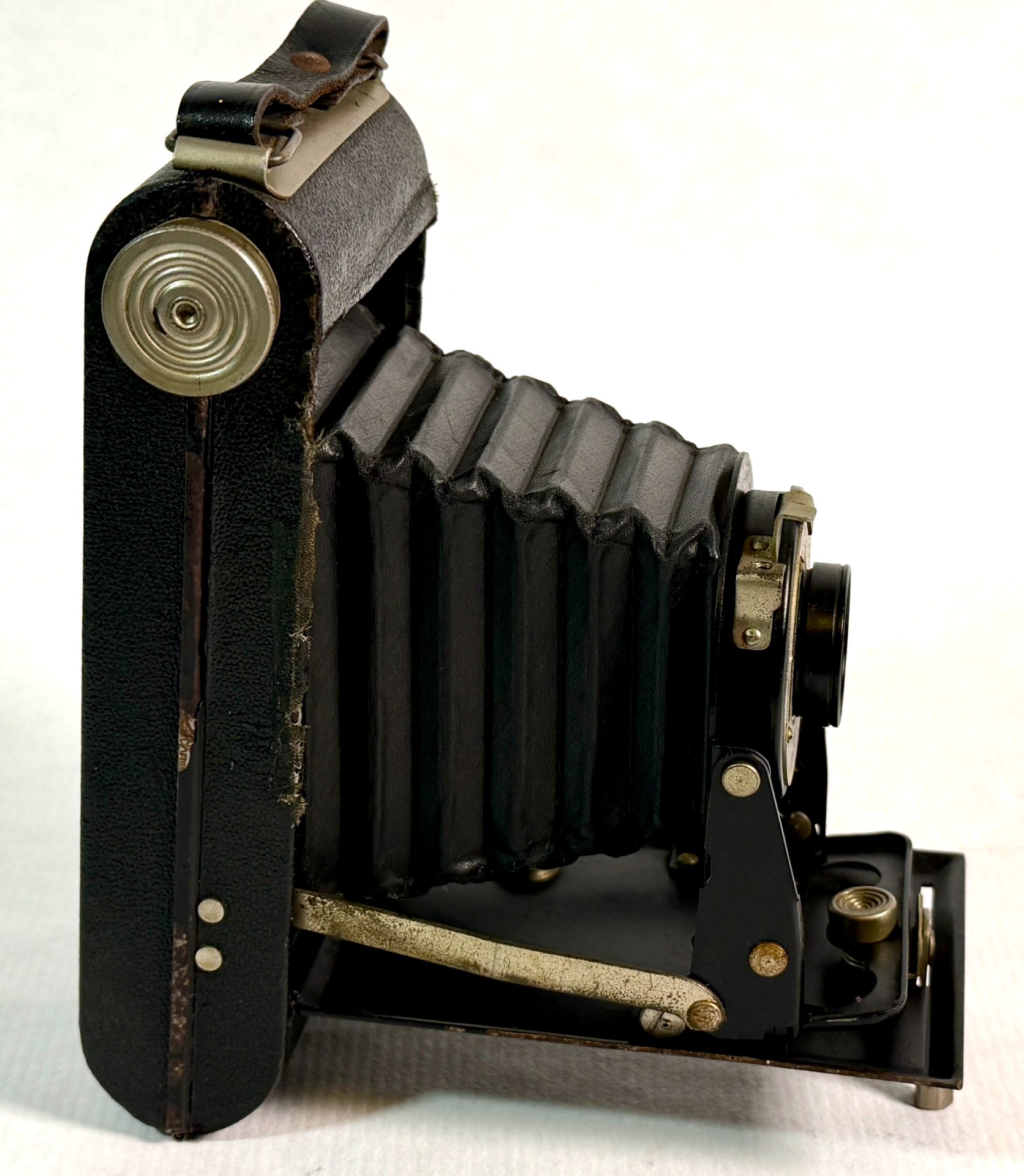 KODAK, FOLDING BROWNIE SIX-20 vista 3