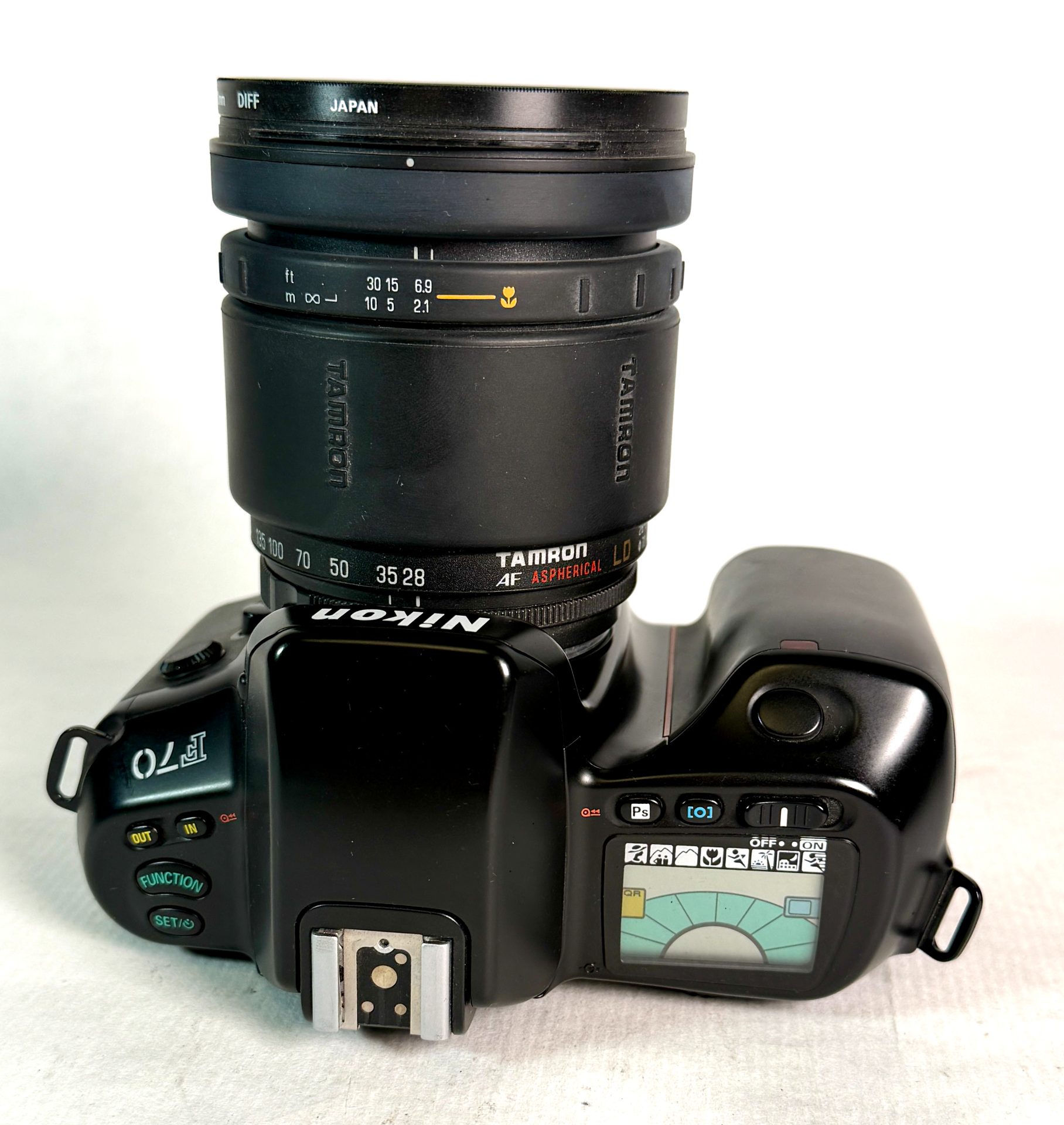 NIKON F 70 vista 2