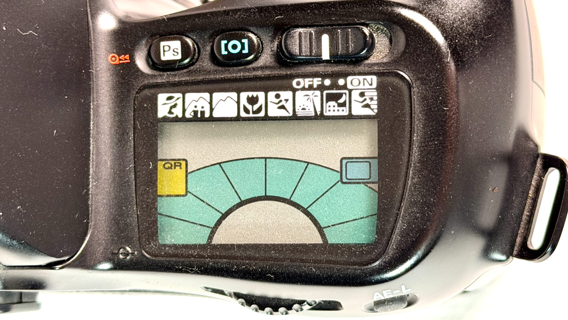 NIKON F 70 vista 5