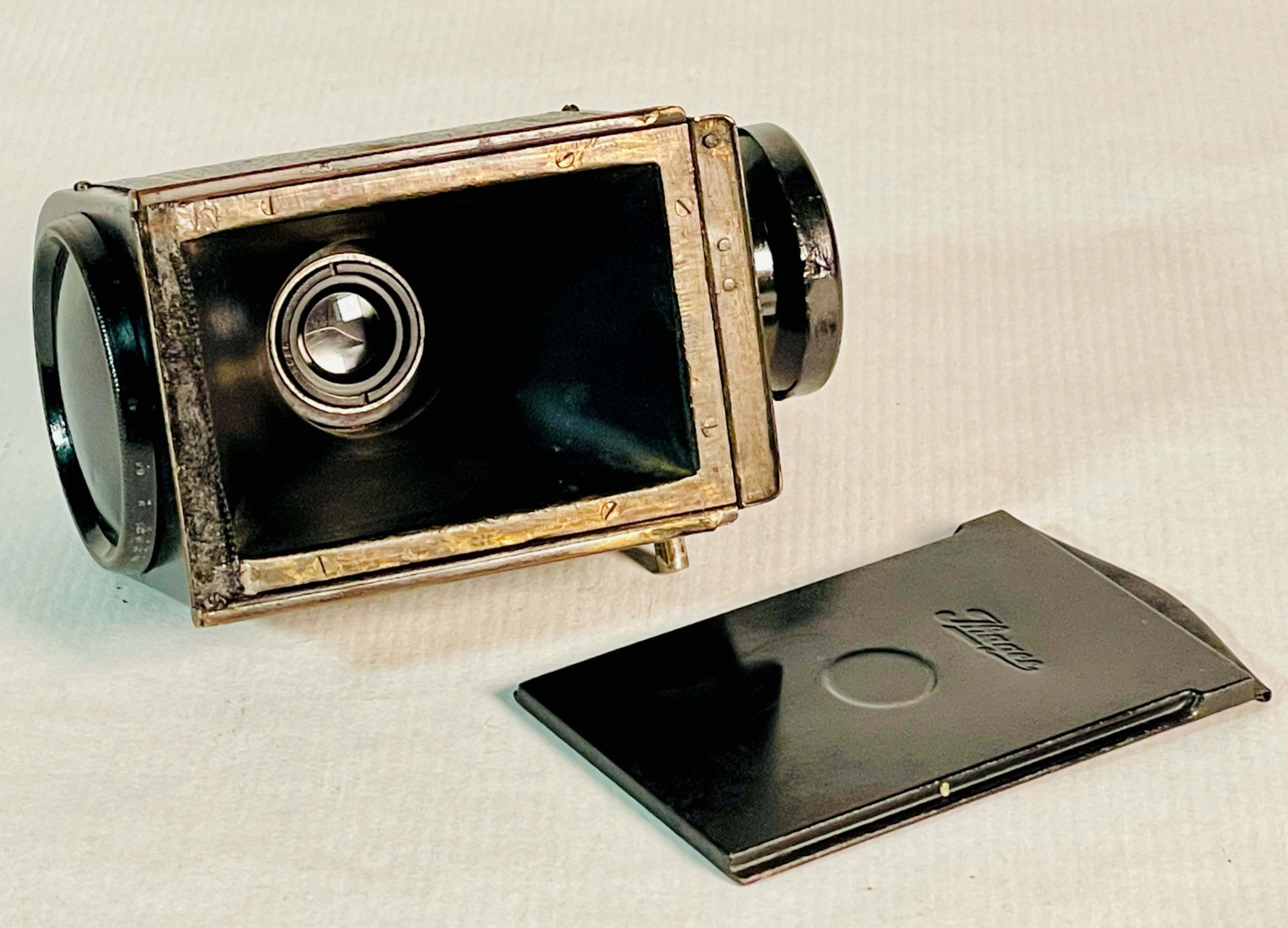 CONTESSA NETTEL, ARGUS MONOCULAR vista 3