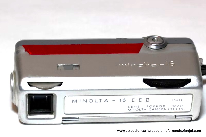 MINOLTA 16 EE II vista 4