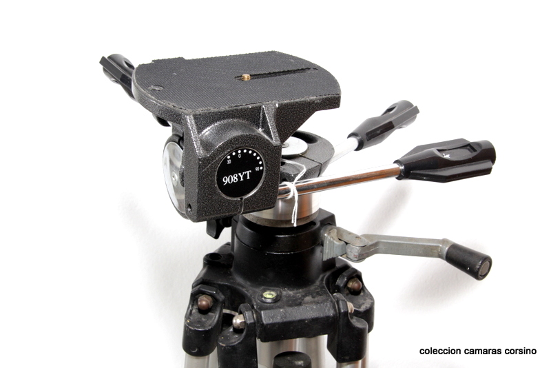 TRIPODE MANFROTTO 028 (PROFESIONAL). vista 3