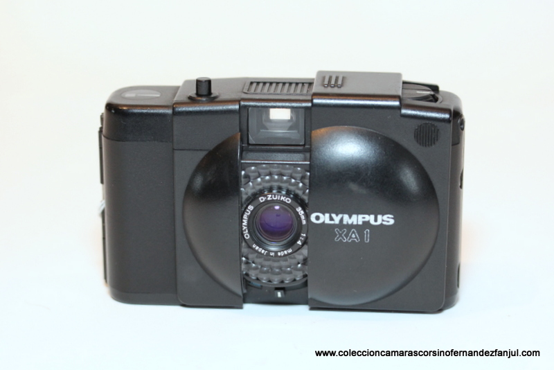 OLYMPUS XA-1