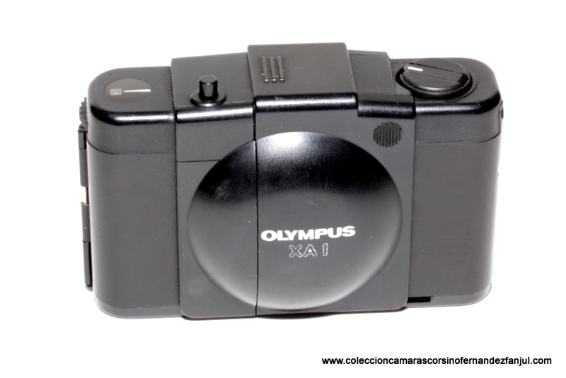 OLYMPUS XA-1 vista 2