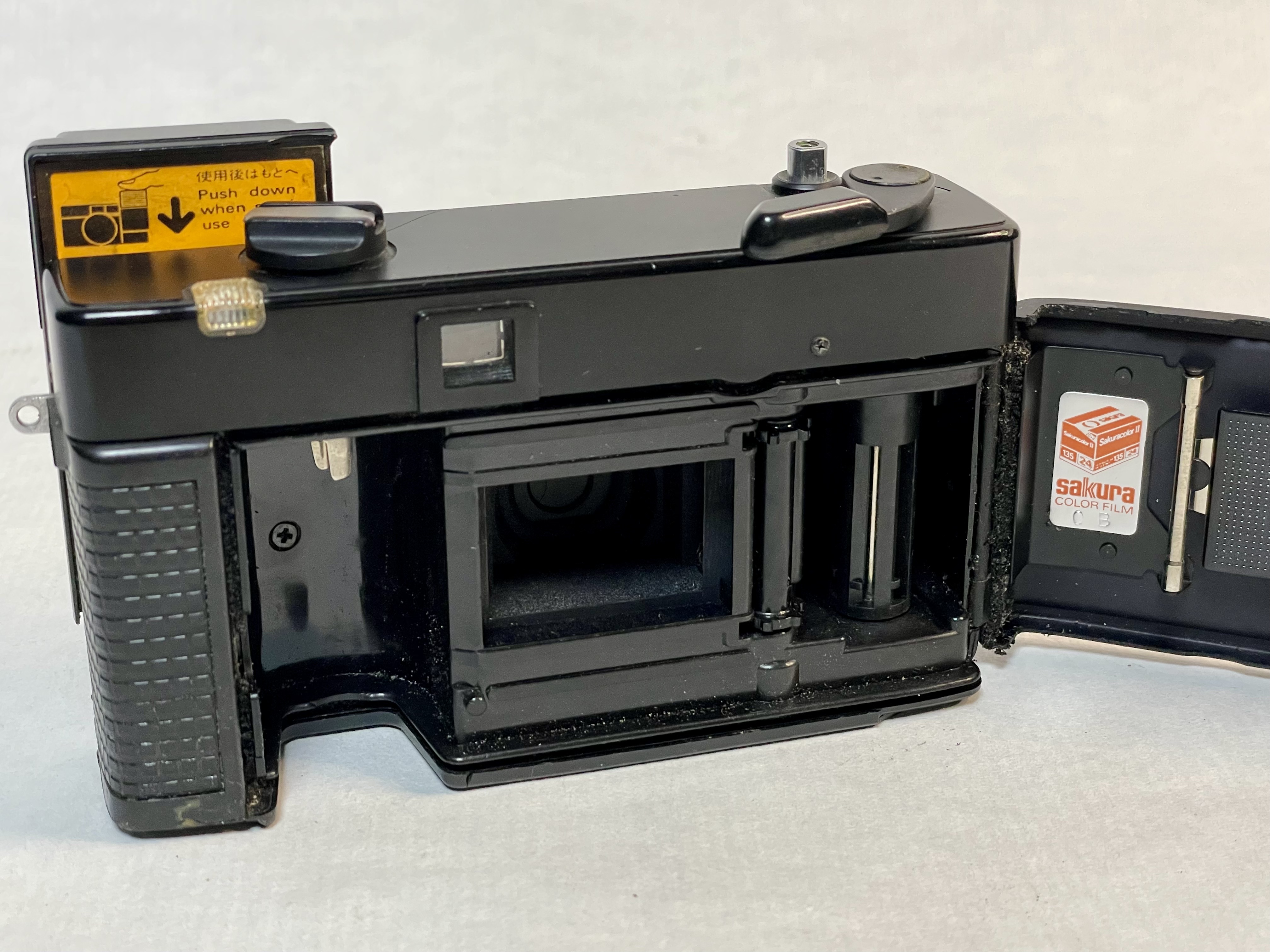 KONICA C 35 EPF. vista 5