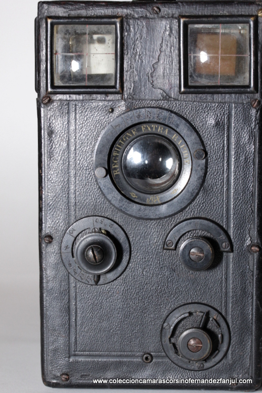 PIPON, MAGAZINE CAMERA vista 2