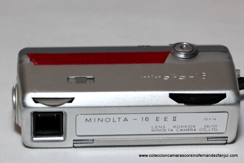 MINOLTA 16 EE II vista 4