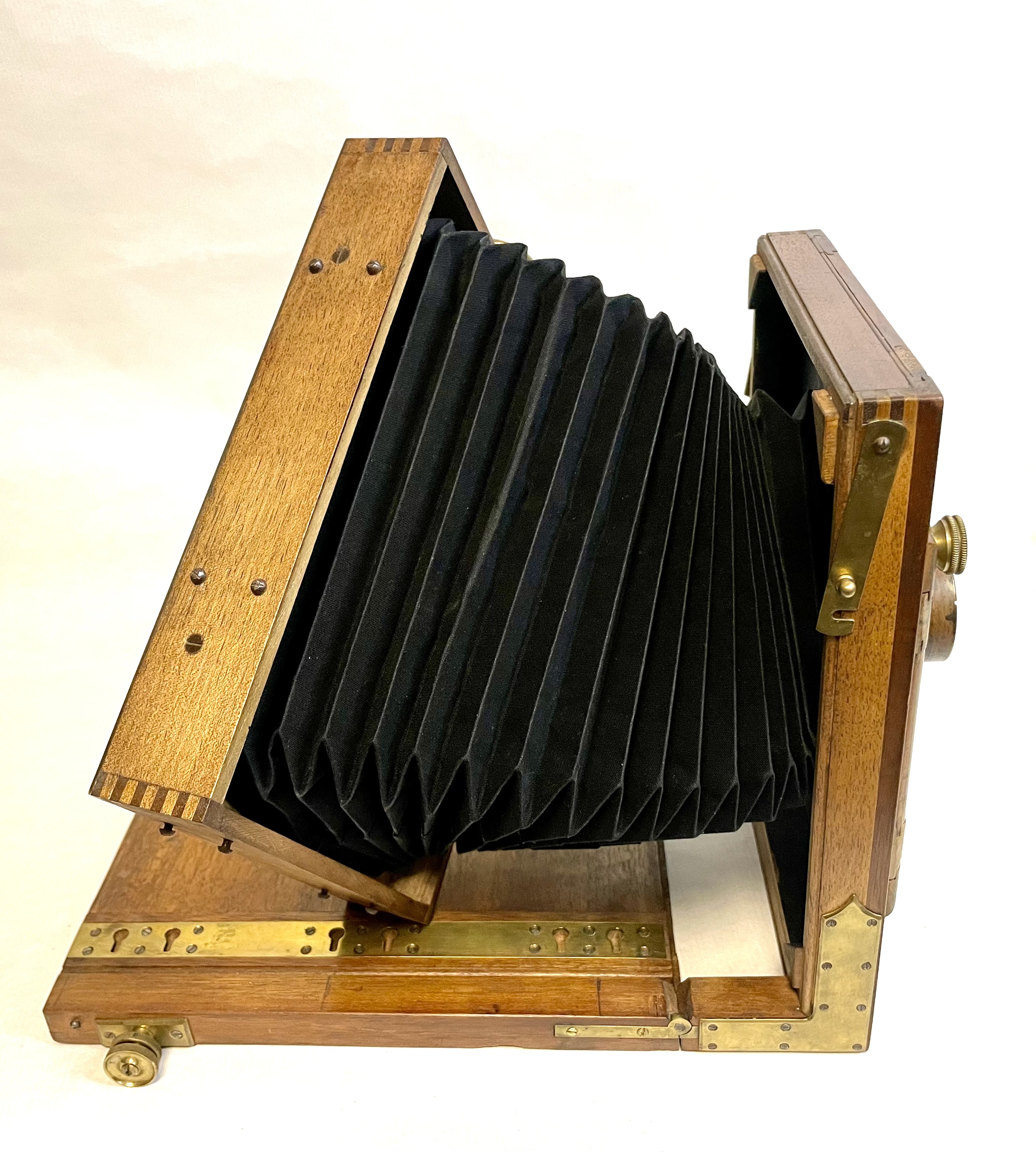 E. MAZO, FIELD CAMERA (TAILBOARD). vista 3