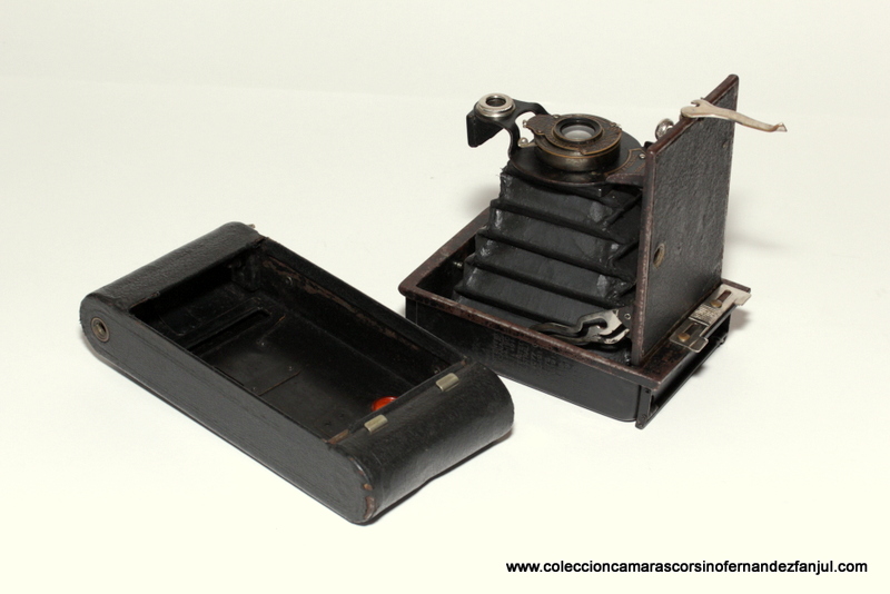 KODAK, Nº 2 FOLDING AUTOGRAPHIC BROWNIE vista 4