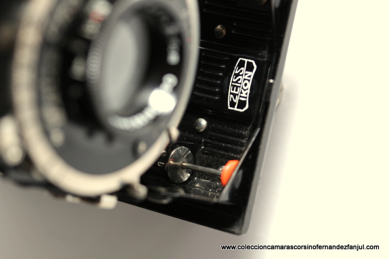 ZEISS IKON, IKONTA (520/2) 4,5 vista 2