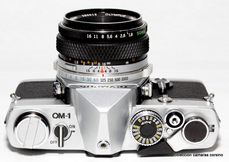 OLYMPUS OM-1 vista 3