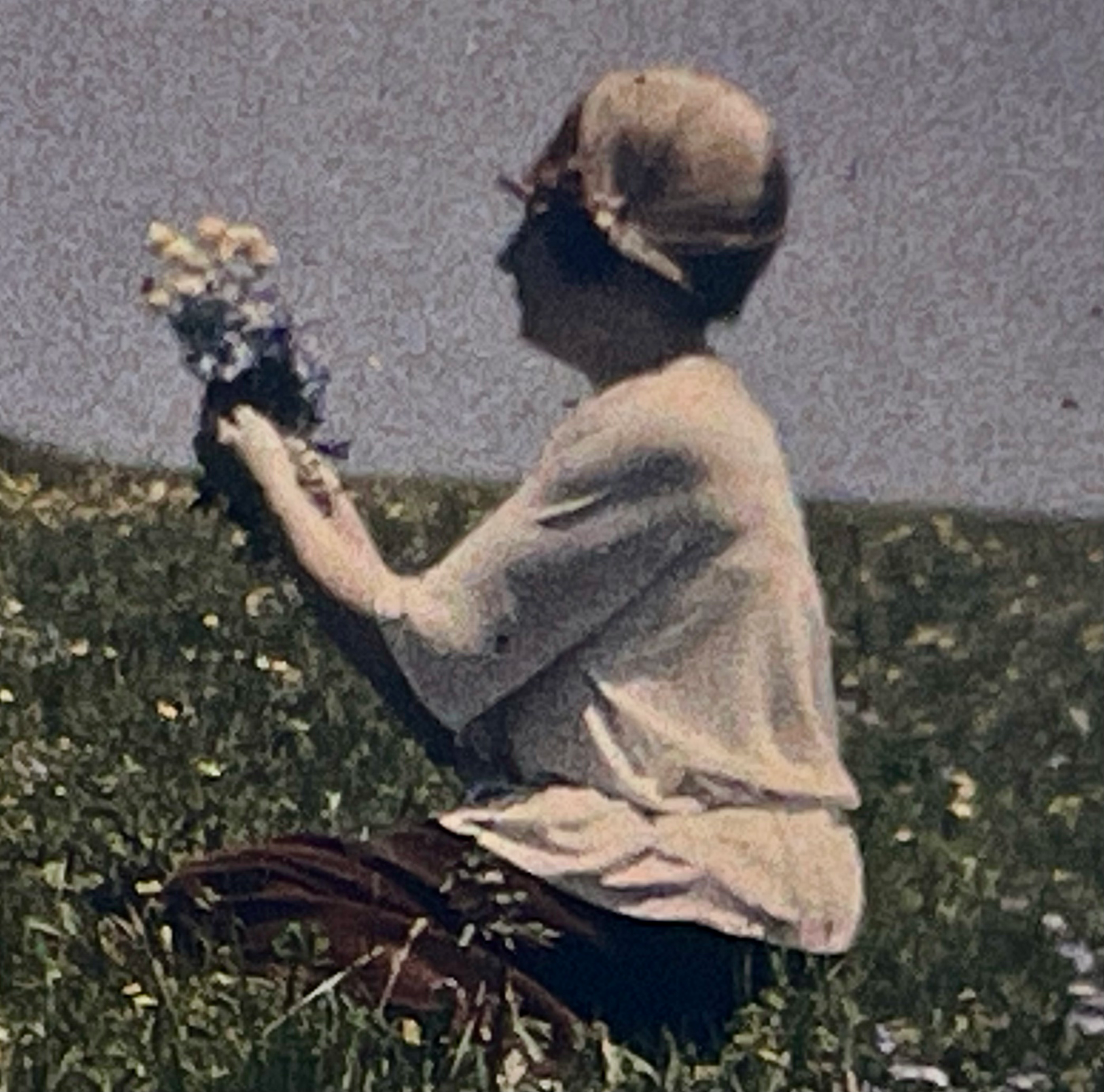 AUTOCHROMO ESTEREO (MUJER EN EL CAMPO). vista 2